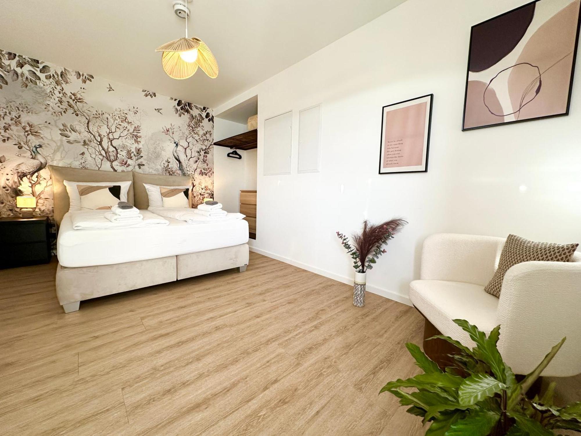 Апартаменты Special - Stadtnah, Balkon, Parkplatz, E-ladestation, Gitterbox Fuer Fahrraeder, Fitnessstudio *